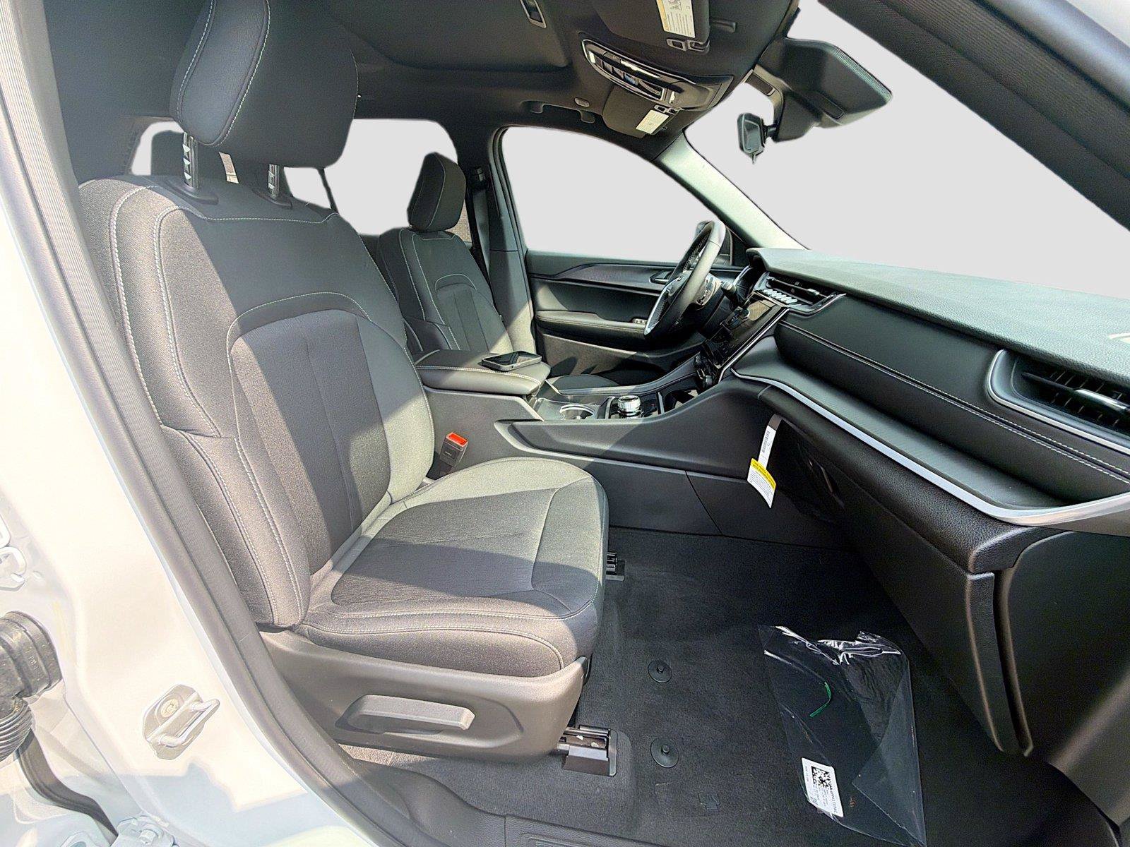 New 2026 Jeep Grand Cherokee Laredo X AWD/4WD image 15