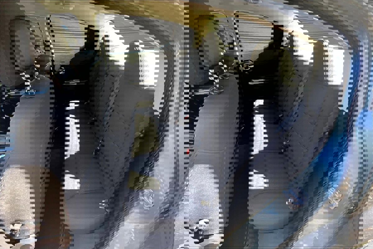 Used 2010 Dodge Avenger Express image 21