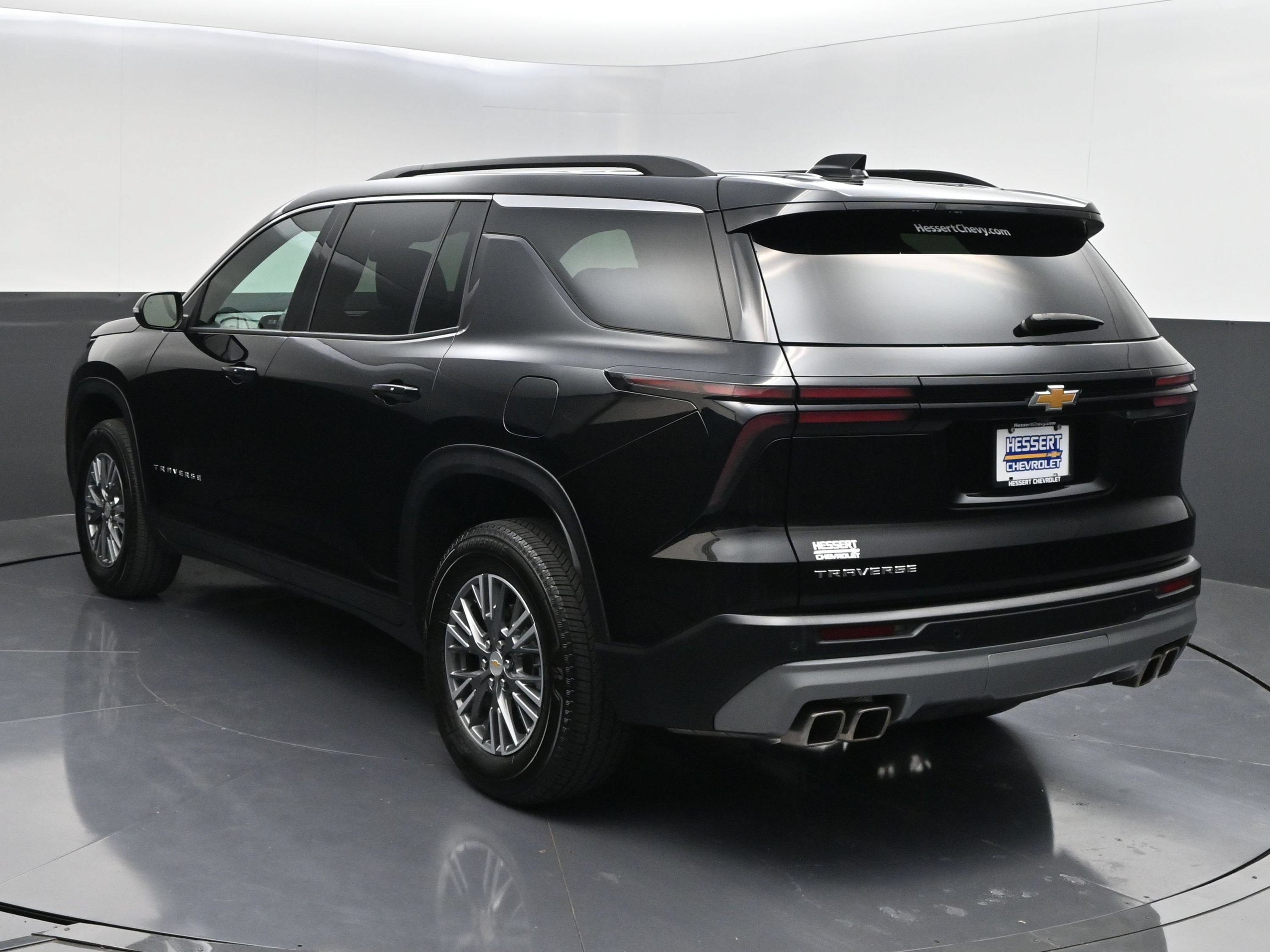 Certified 2025 Chevrolet Traverse LT FWD image 6