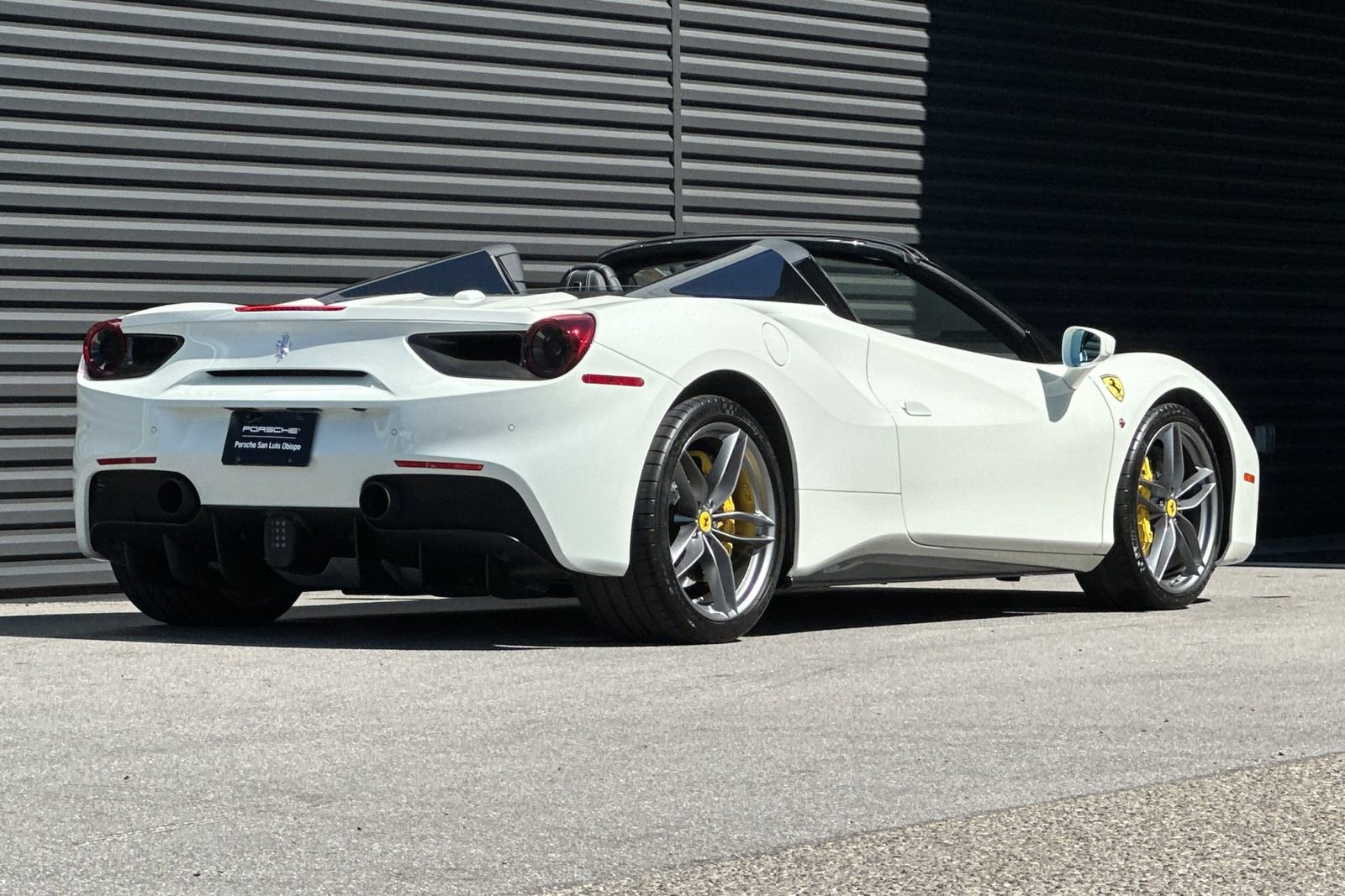 Used 2019 Ferrari 488 Spider RWD image 8