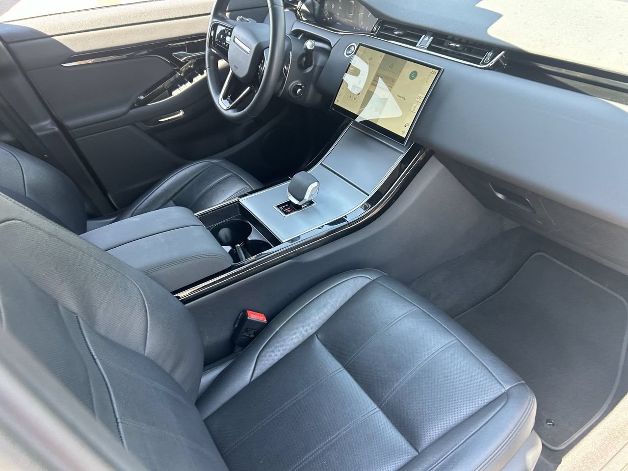 Used 2024 Land Rover Range Rover Evoque S AWD/4WD image 14