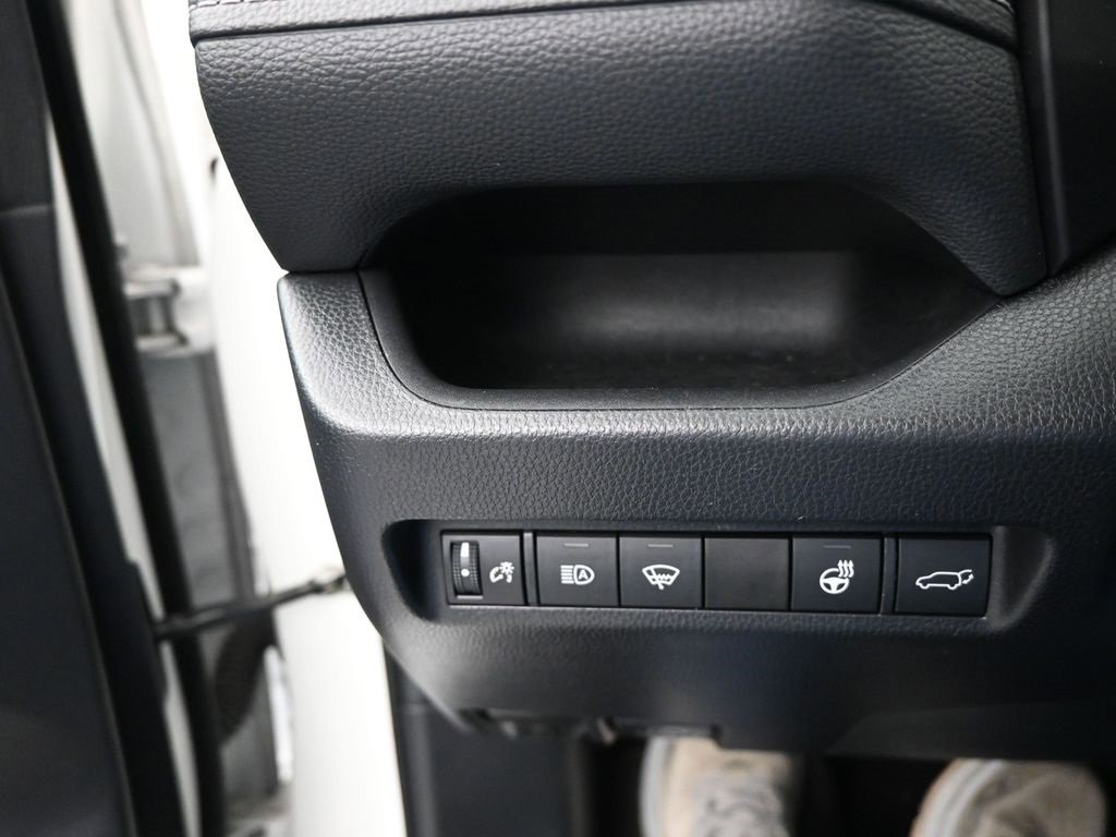 Used 2021 Toyota RAV4 XLE image 23