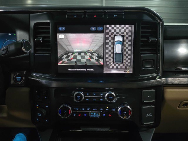 Used 2024 Ford F350 Lariat w/ Chrome Package image 28