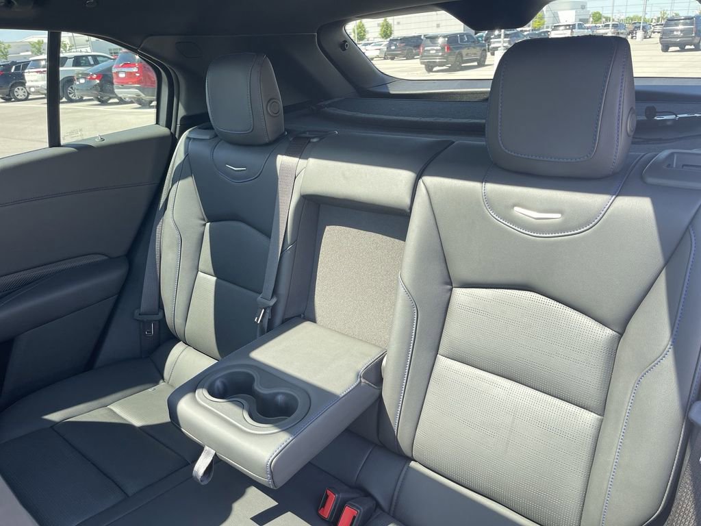 Used 2024 Cadillac XT4 Sport AWD/4WD image 37