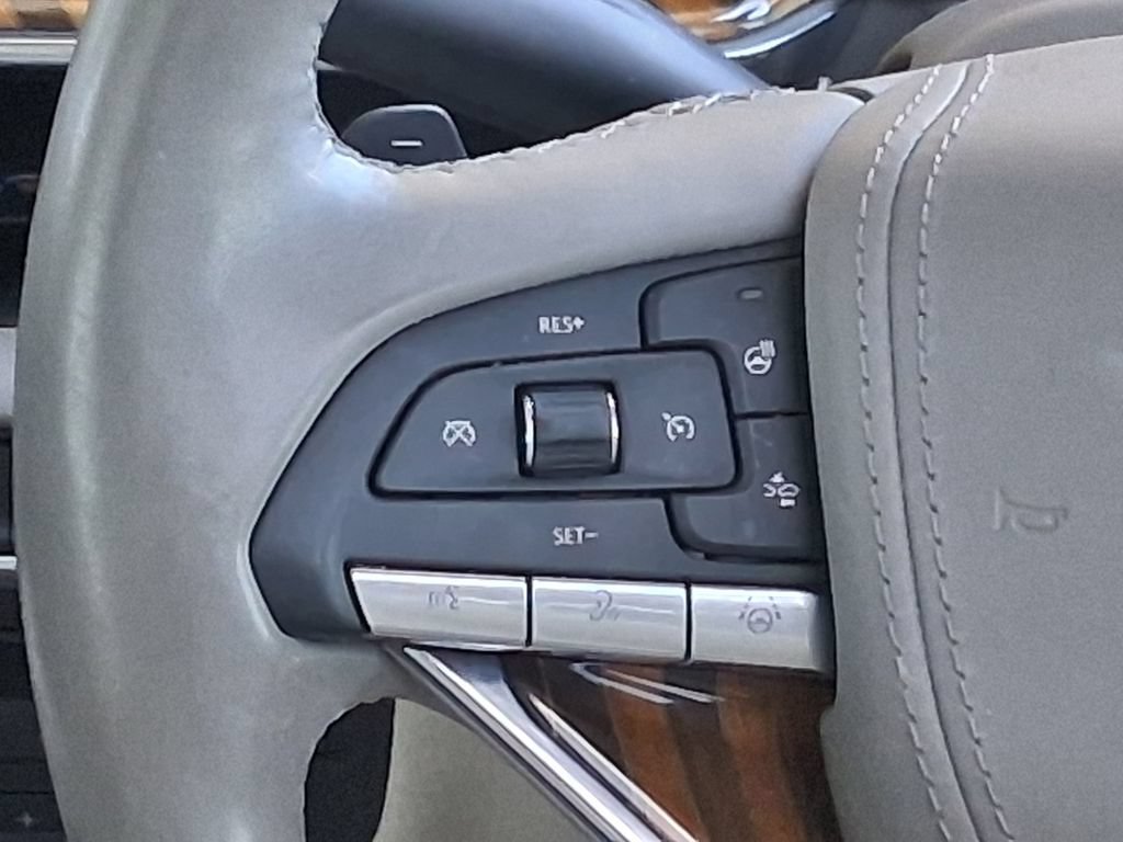 Used 2024 Cadillac Escalade ESV Premium Luxury Platinum w/ Heavy-Duty Trailer Package AWD/4WD image 12