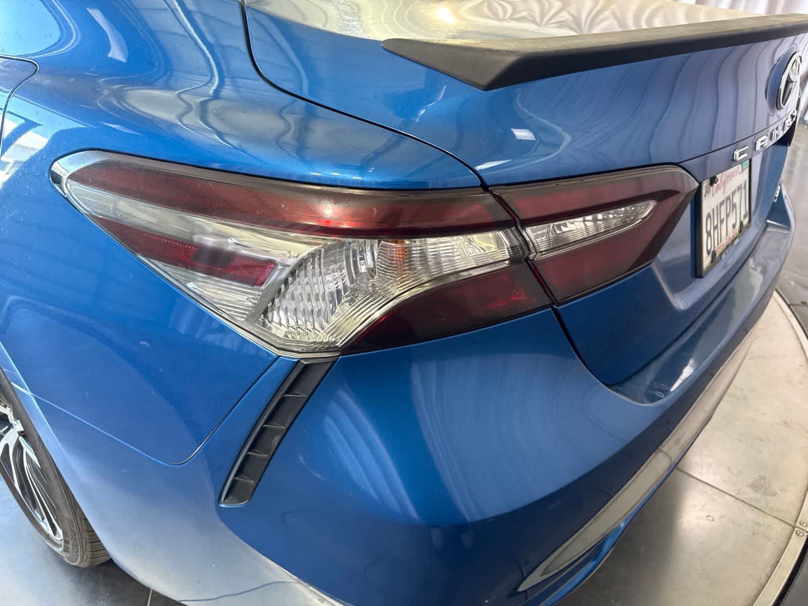 Used 2019 Toyota Camry SE w/ Carpet Mat Package FWD image 13