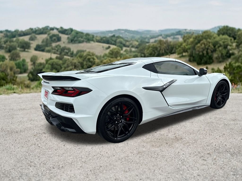 Used 2025 Chevrolet Corvette Z06 RWD image 9