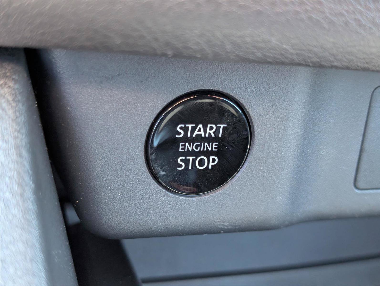 Used 2024 Nissan Rogue S AWD/4WD image 22