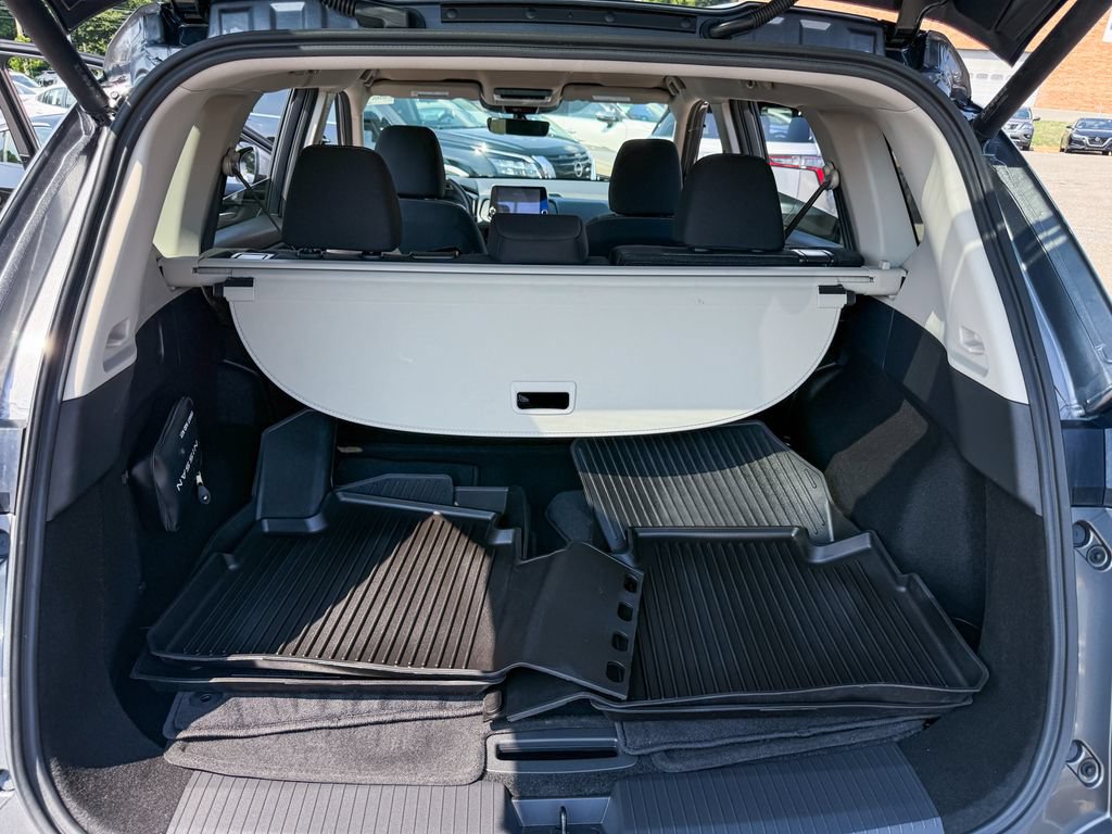 Certified 2026 Nissan Rogue SV w/ Cold Weather Package FWD image 38