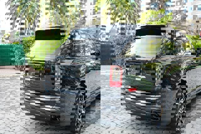 Used 2020 Rolls-Royce Cullinan Black Badge image 45