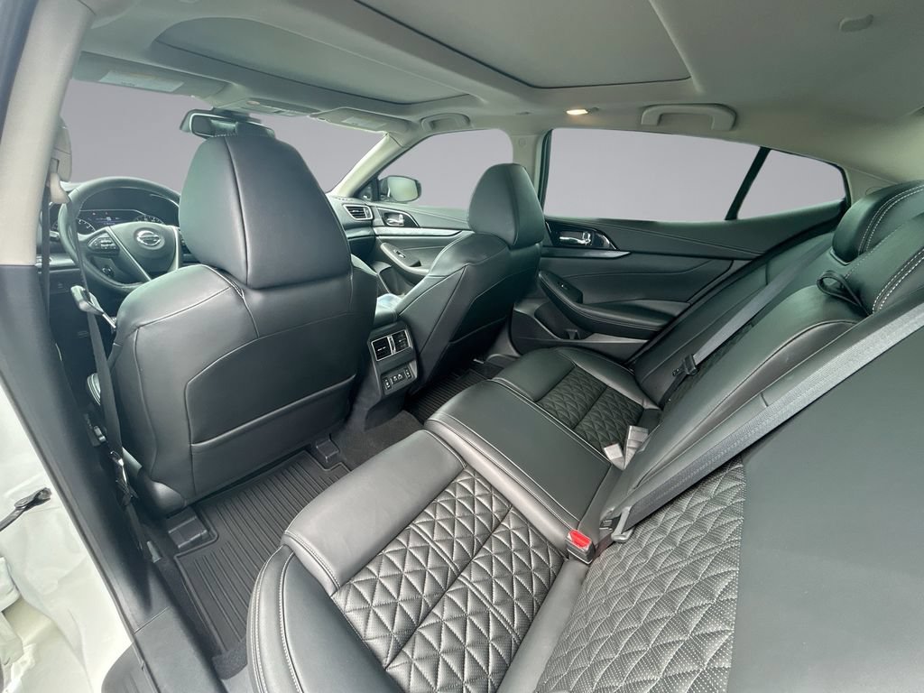 Used 2022 Nissan Maxima Platinum w/ Sport Mat Group FWD image 29