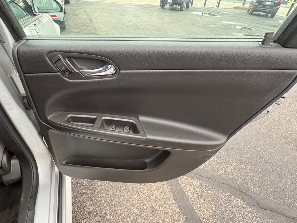 Used 2014 Chevrolet Impala LT w/ LT Sunroof Package image 14