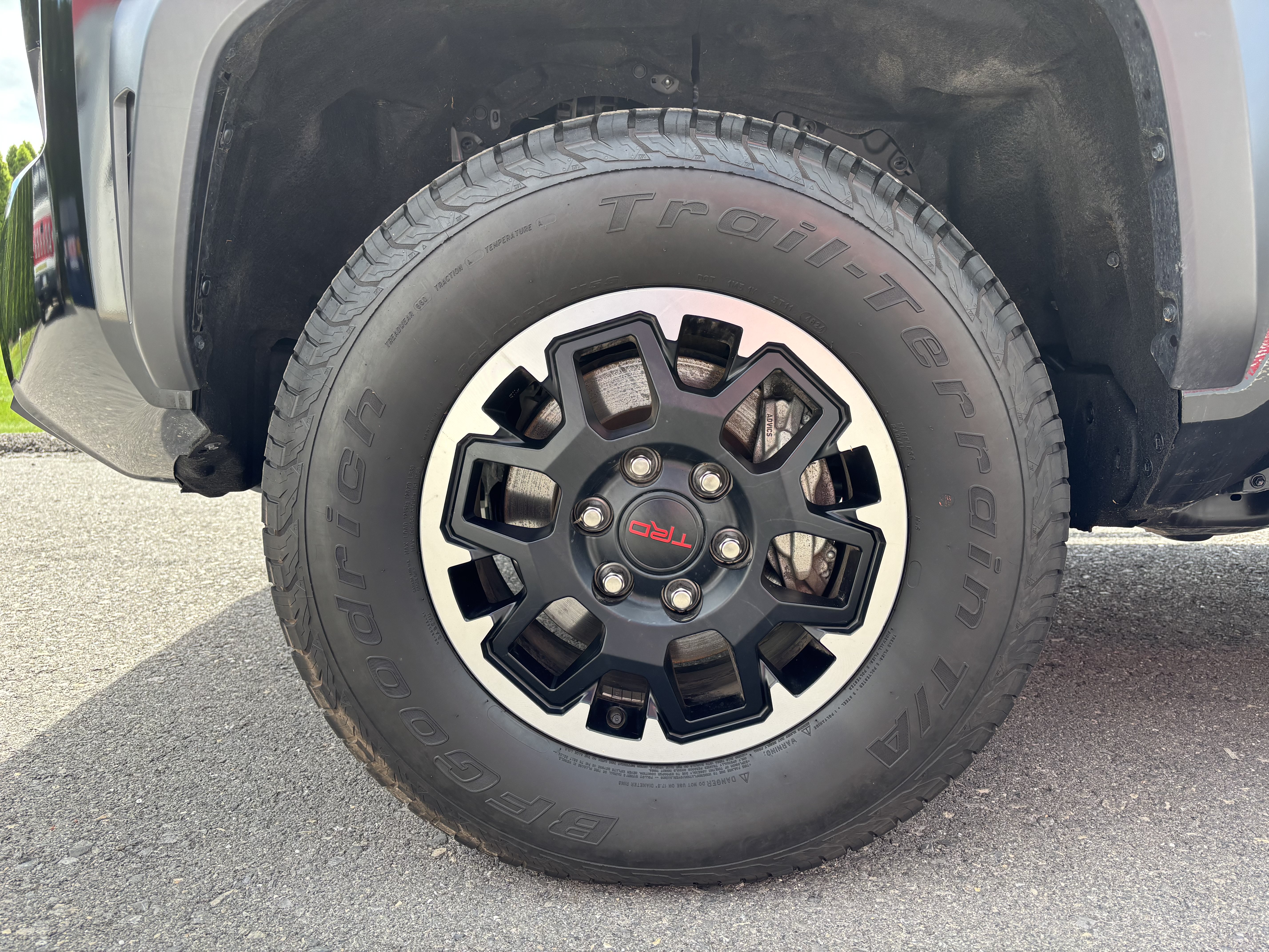 Used 2024 Toyota Tacoma TRD Off-Road AWD/4WD image 10