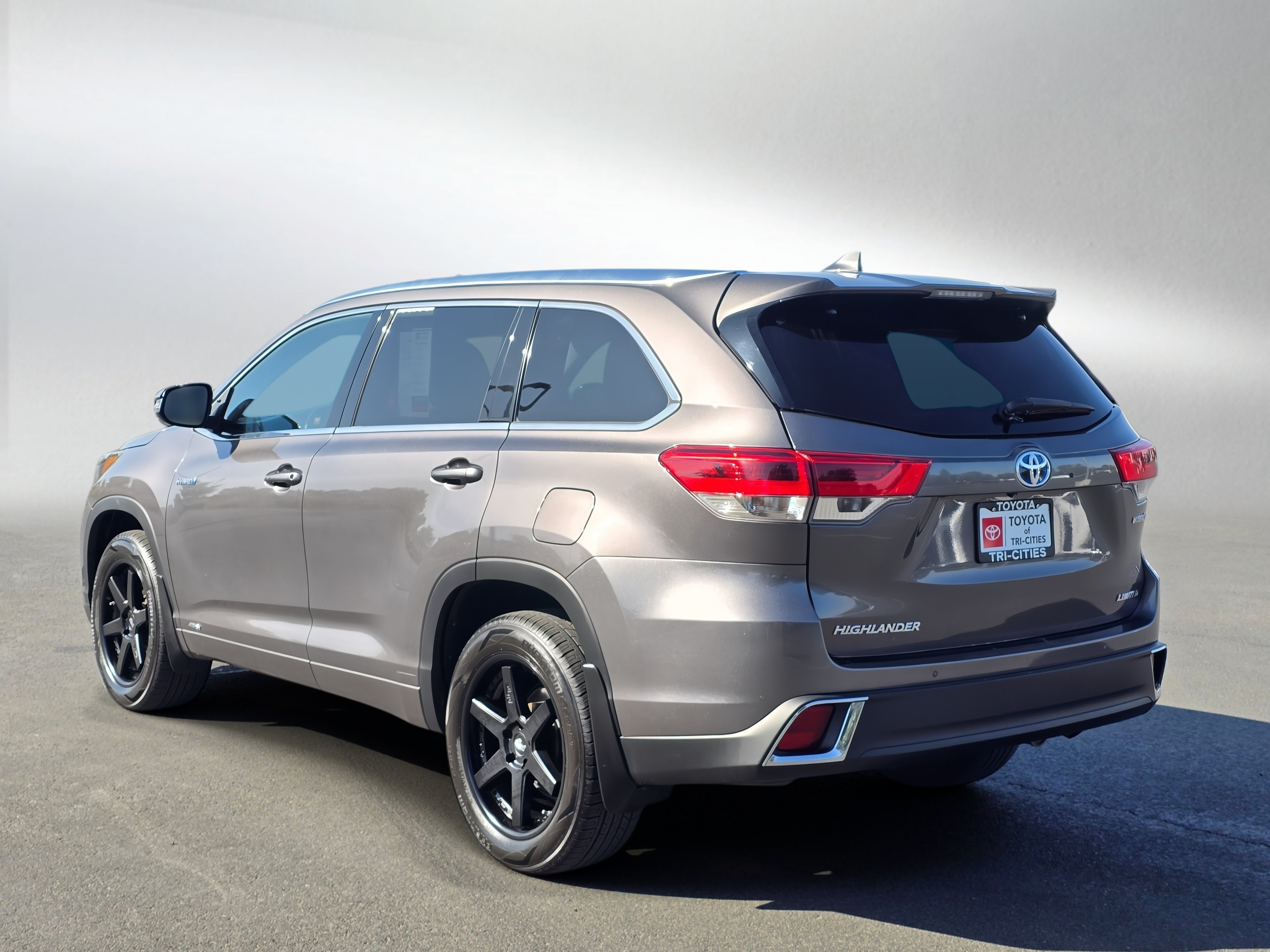 Used 2019 Toyota Highlander Limited Platinum AWD/4WD image 3
