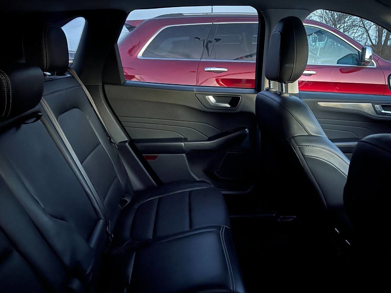 Used 2022 Ford Escape Titanium image 11