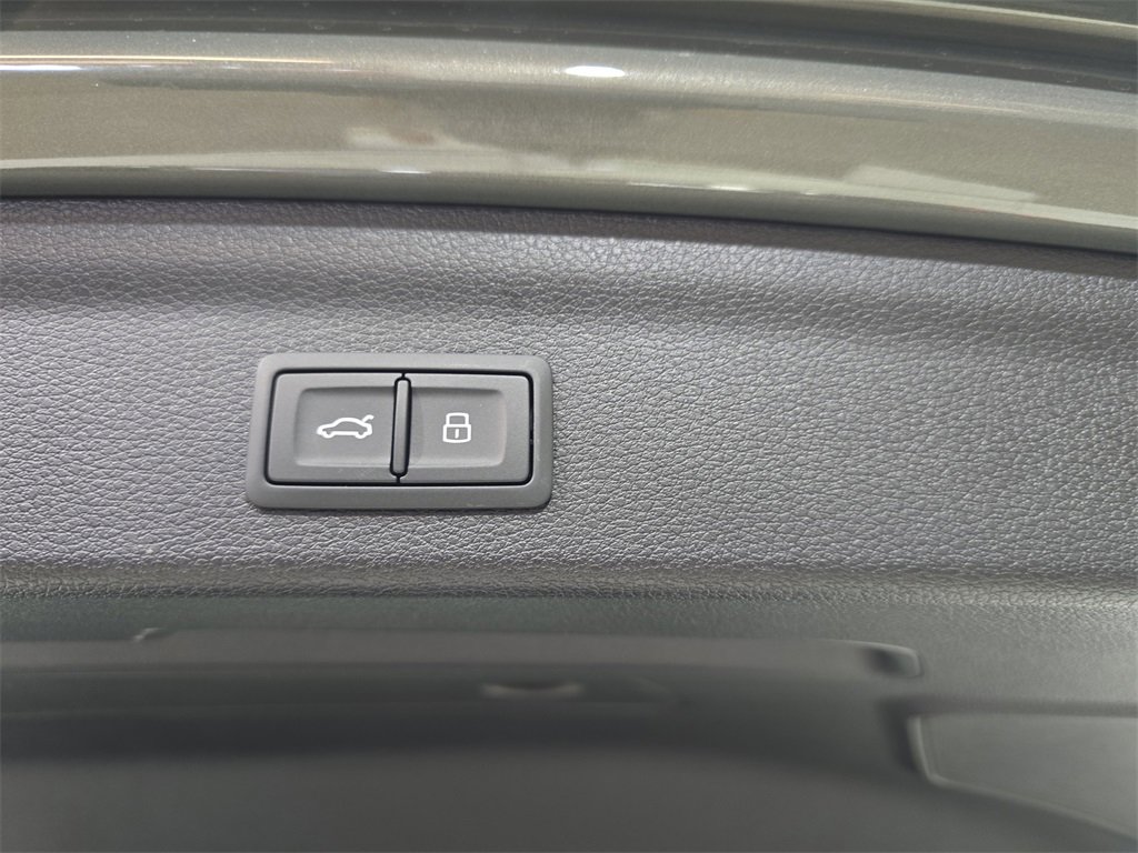 New 2025 Audi Q3 2.0T Premium Plus image 13