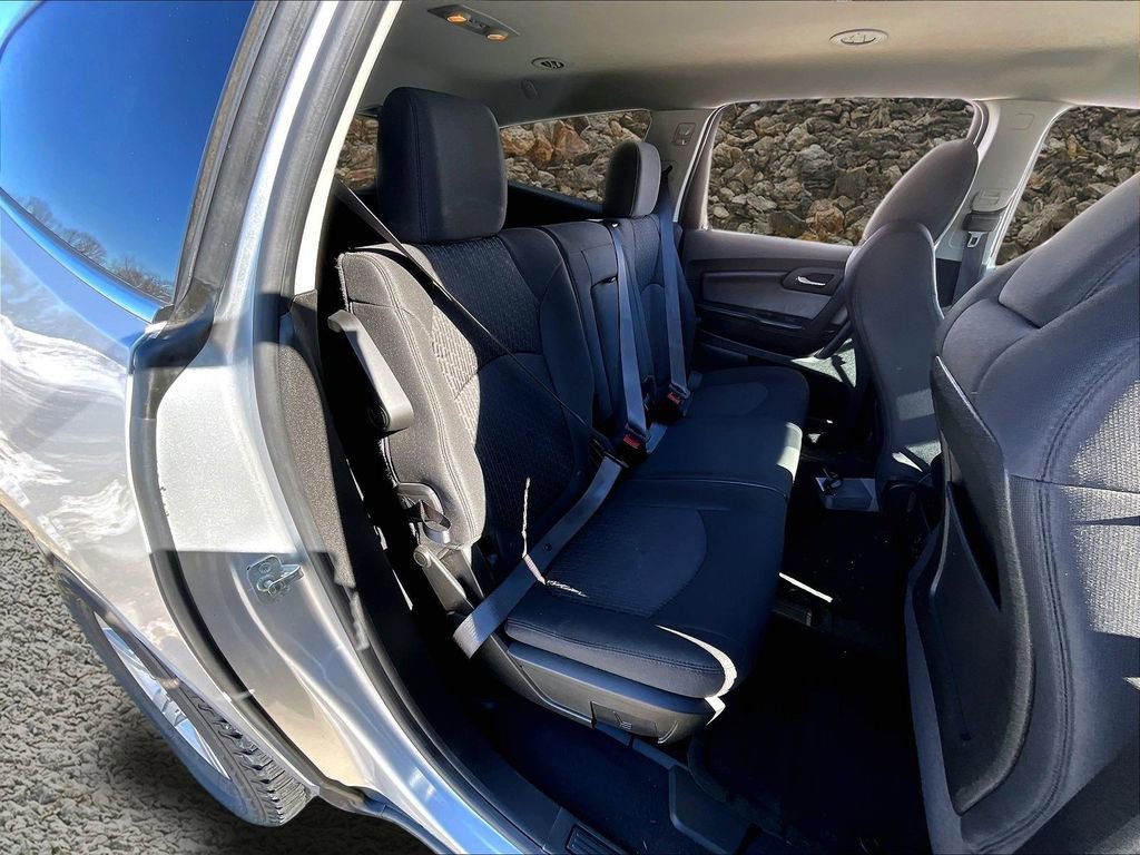 Used 2012 Chevrolet Traverse LT image 24