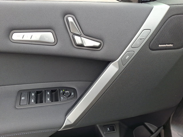 New 2026 BMW iX xDrive60 image 8