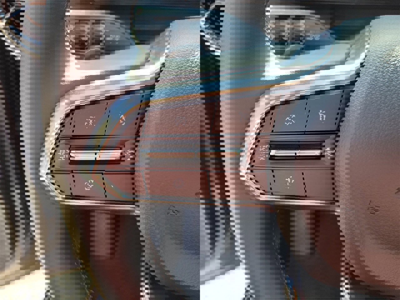 Used 2025 Chevrolet Equinox LT image 18