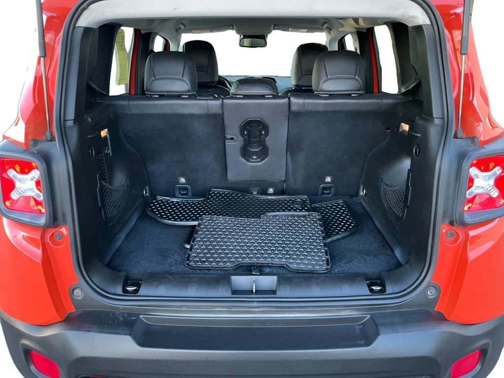 Used 2016 Jeep Renegade Trailhawk w/ Premium Trailhawk Package image 21