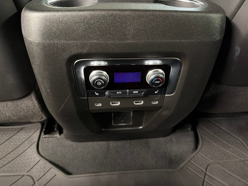 Used 2023 GMC Yukon XL Denali Ultimate AWD/4WD image 36