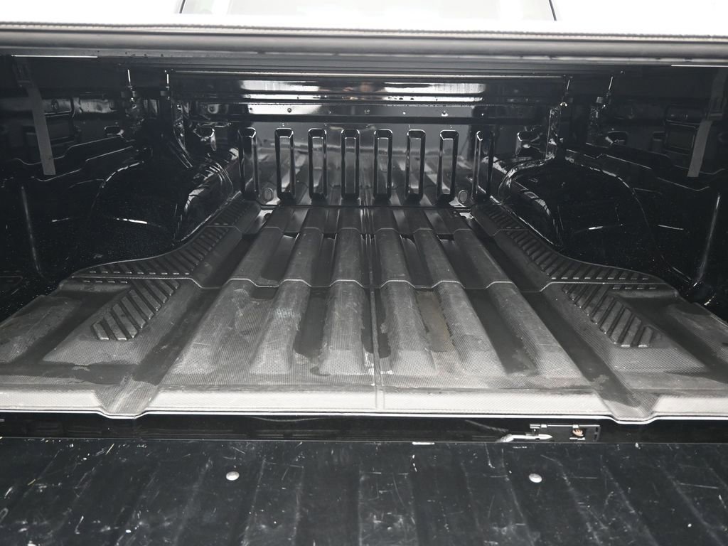 Used 2024 Nissan Frontier SV image 31