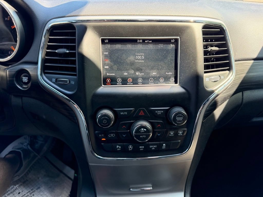 Used 2019 Jeep Grand Cherokee Laredo AWD/4WD image 8