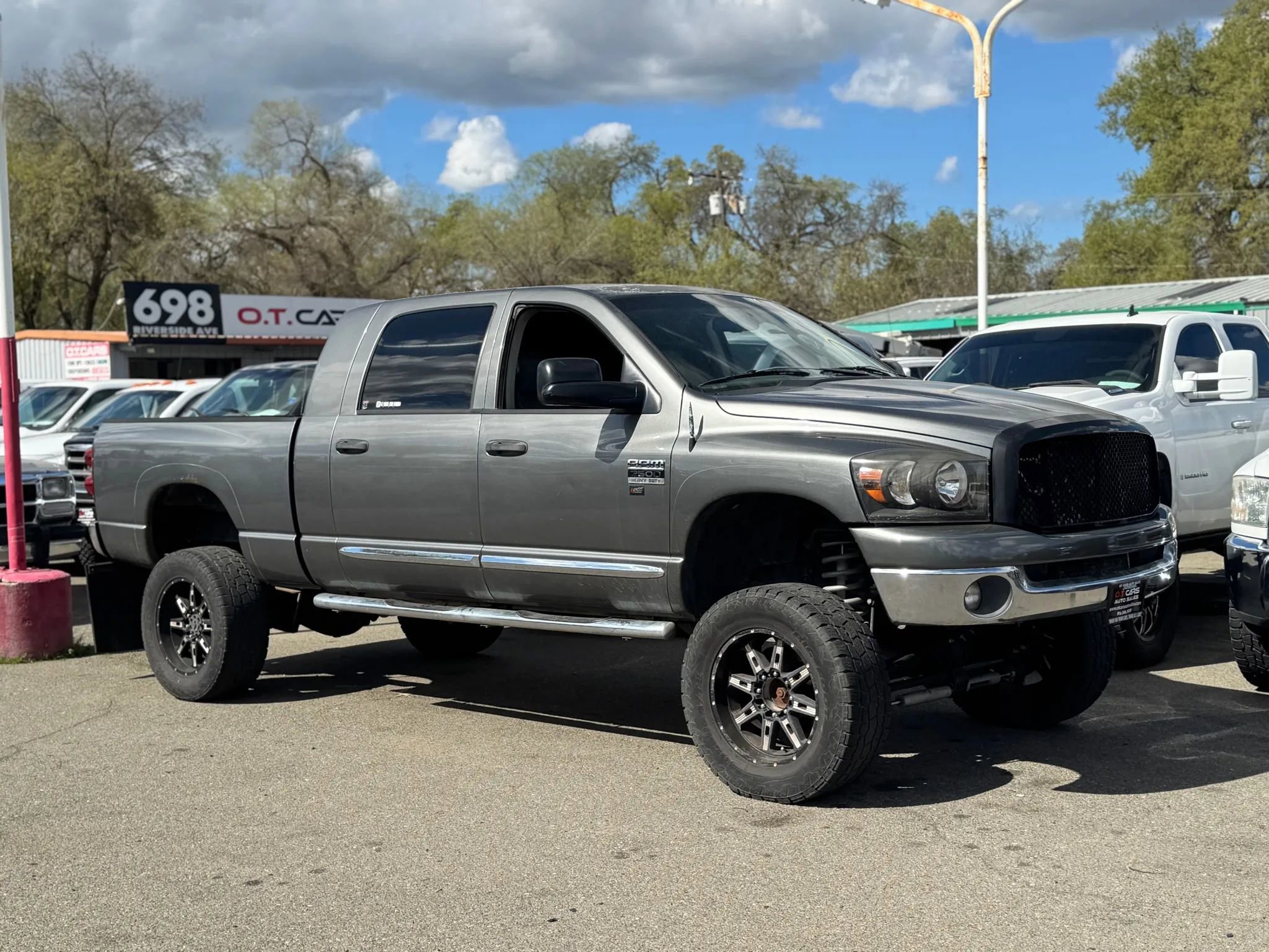 Used 2007 Dodge Ram 2500 Truck Laramie AWD/4WD image 2