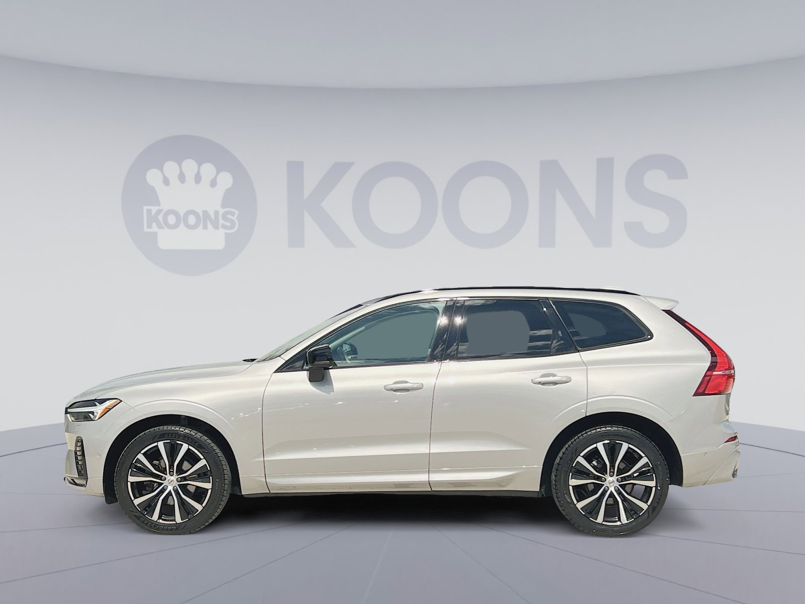 Certified 2023 Volvo XC60 B5 Plus w/ Protection Package Premier AWD/4WD image 13
