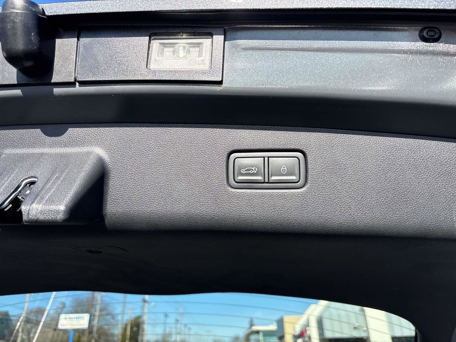 Used 2023 Genesis GV70 2.5T w/ Select Package image 12