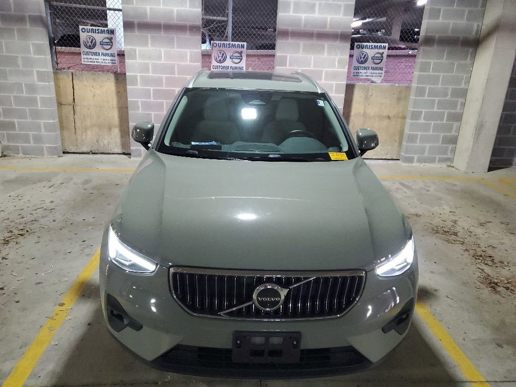 Certified 2023 Volvo XC40 B5 Plus w/ Protection Package Premier AWD/4WD image 10