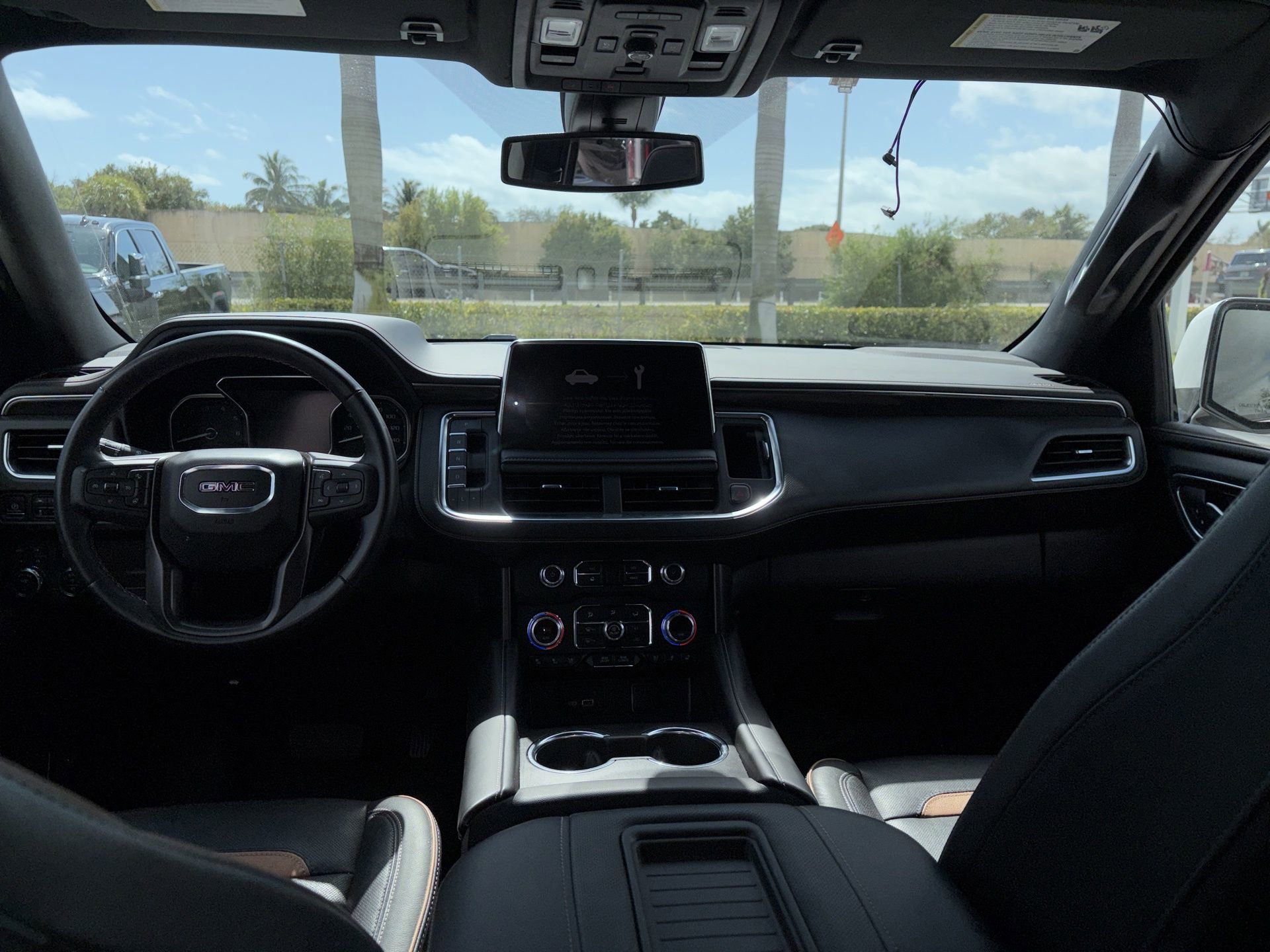 Used 2021 GMC Yukon AT4 w/ AT4 Premium Package image 19