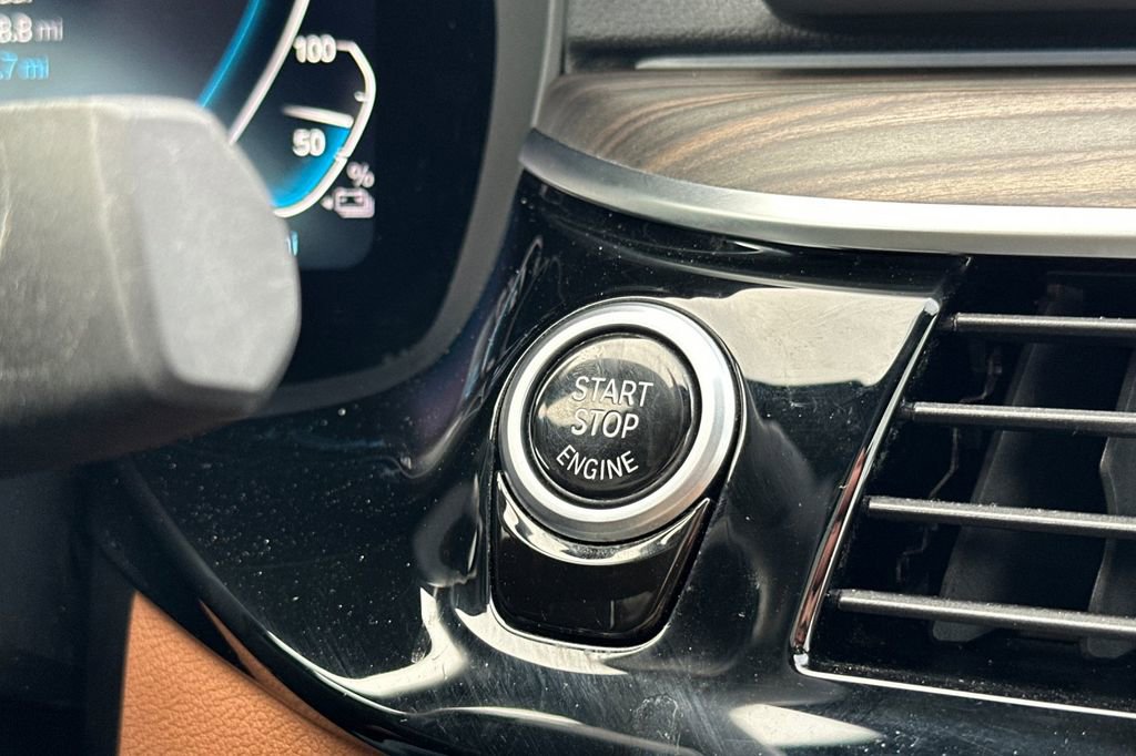 Used 2023 BMW 530e 530e iPerformance w/ Convenience Package image 24