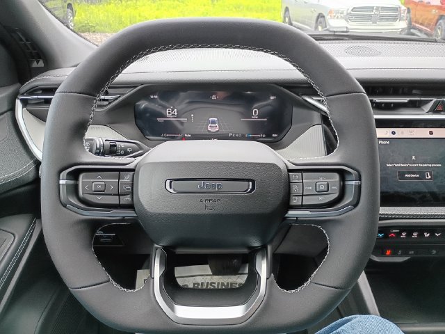 Used 2026 Jeep Cherokee Laredo AWD/4WD image 12