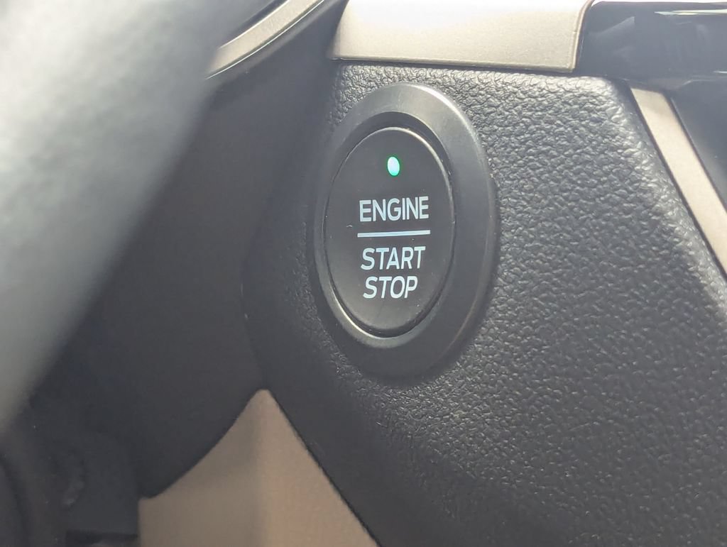 Used 2020 Ford Escape SEL AWD/4WD image 22