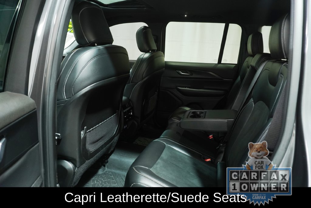 Used 2025 Jeep Grand Cherokee Altitude AWD/4WD image 15
