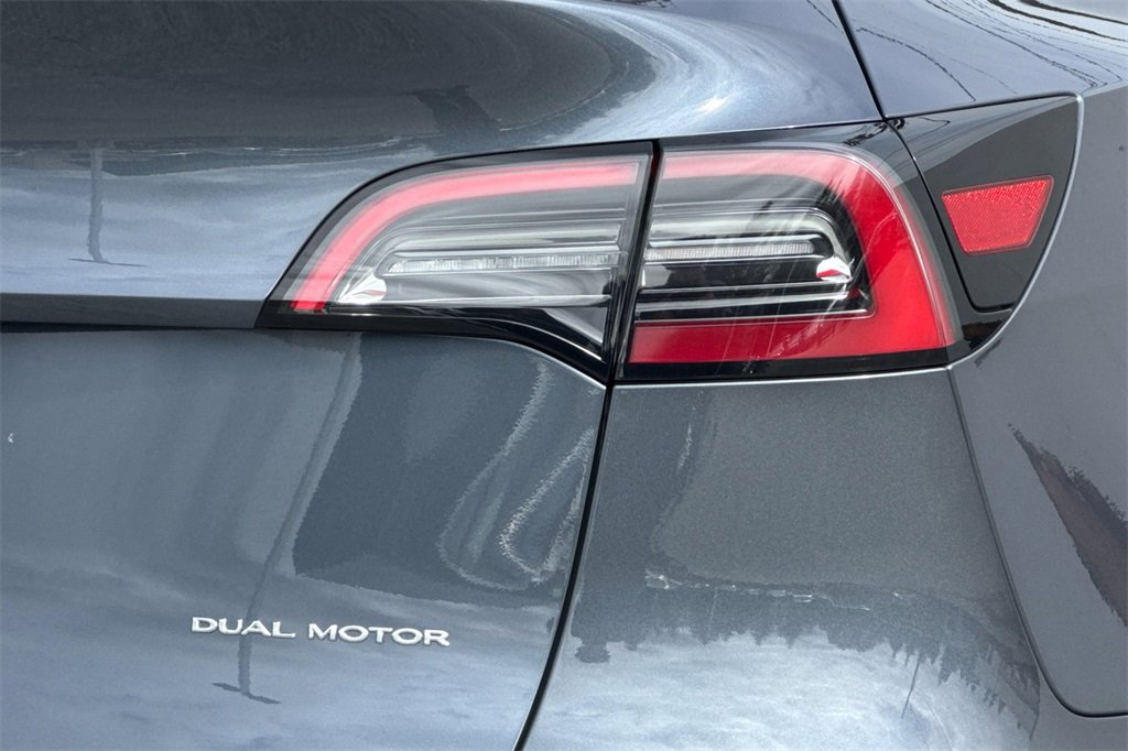 Used 2023 Tesla Model Y Long Range image 26