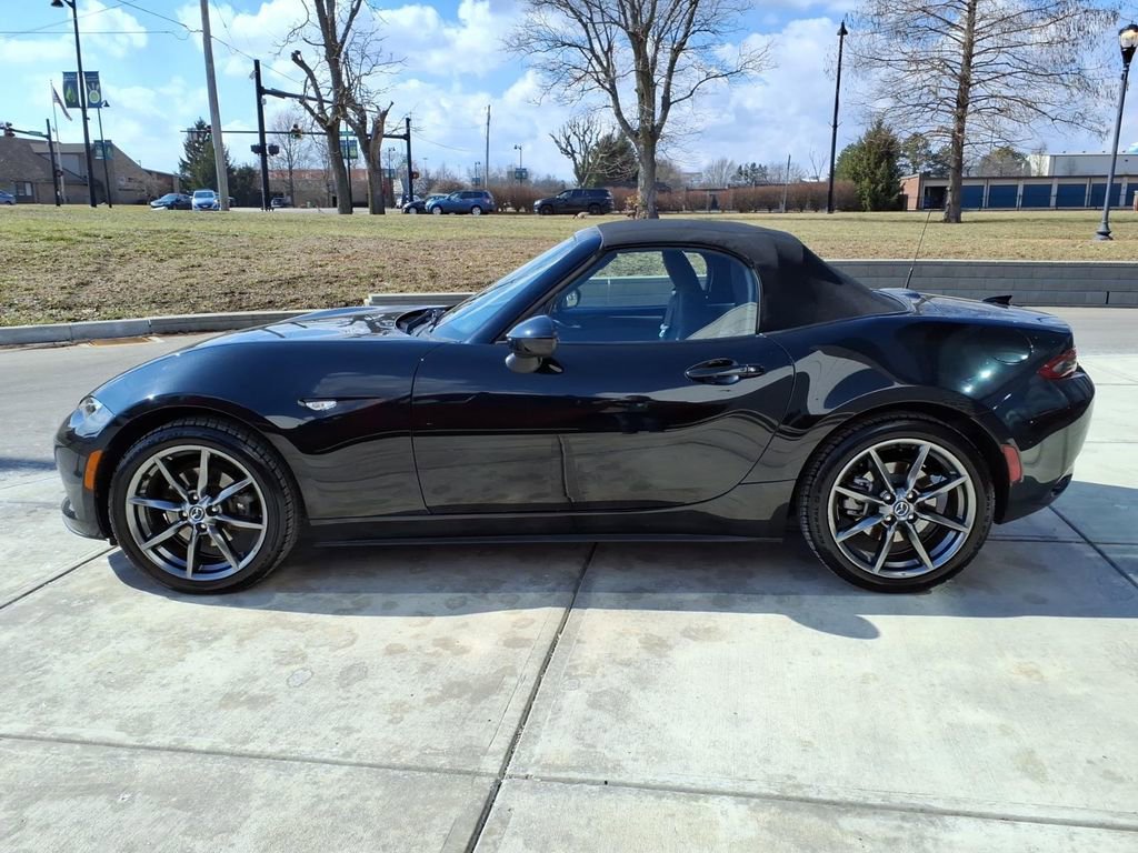 Used 2016 MAZDA MX-5 Miata Grand Touring image 4