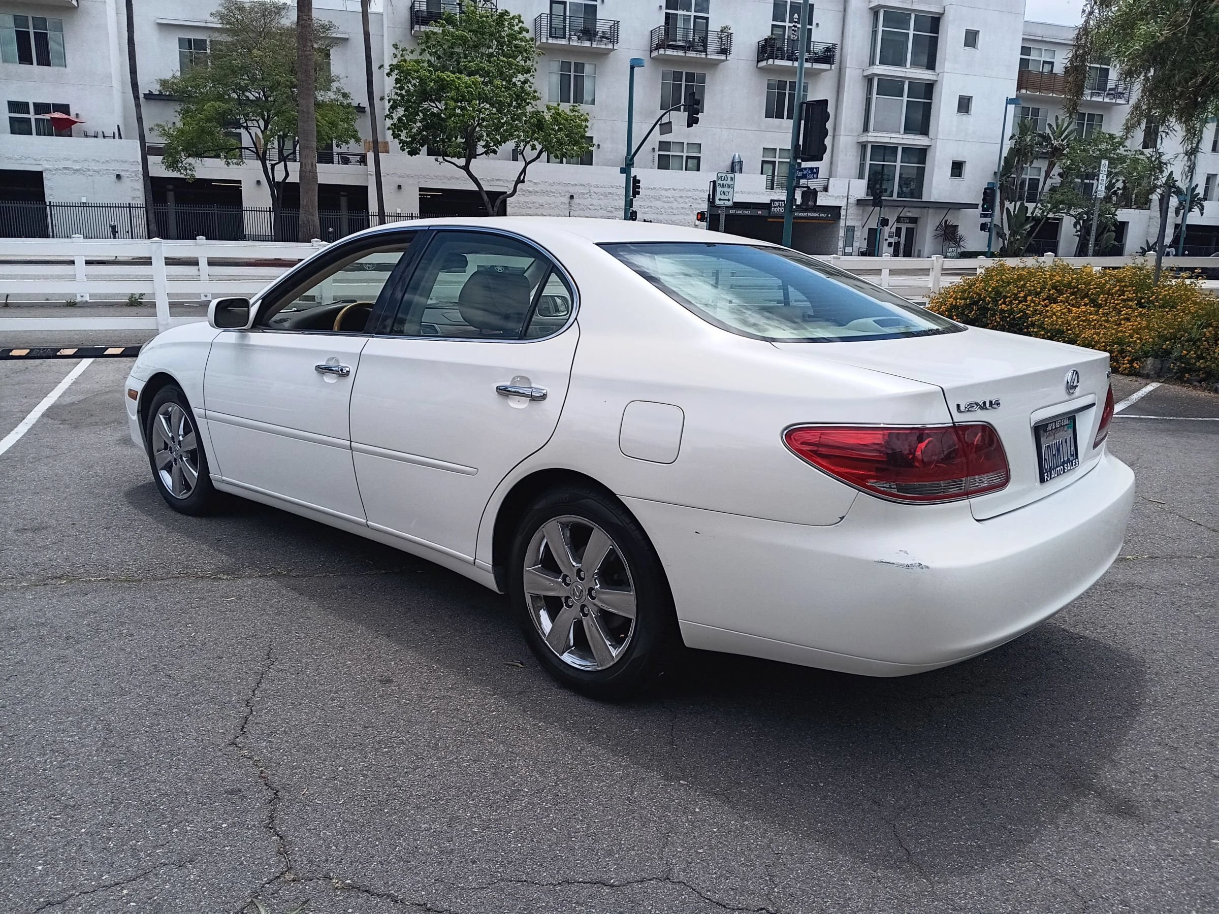 Used 2005 Lexus ES 330 FWD image 6