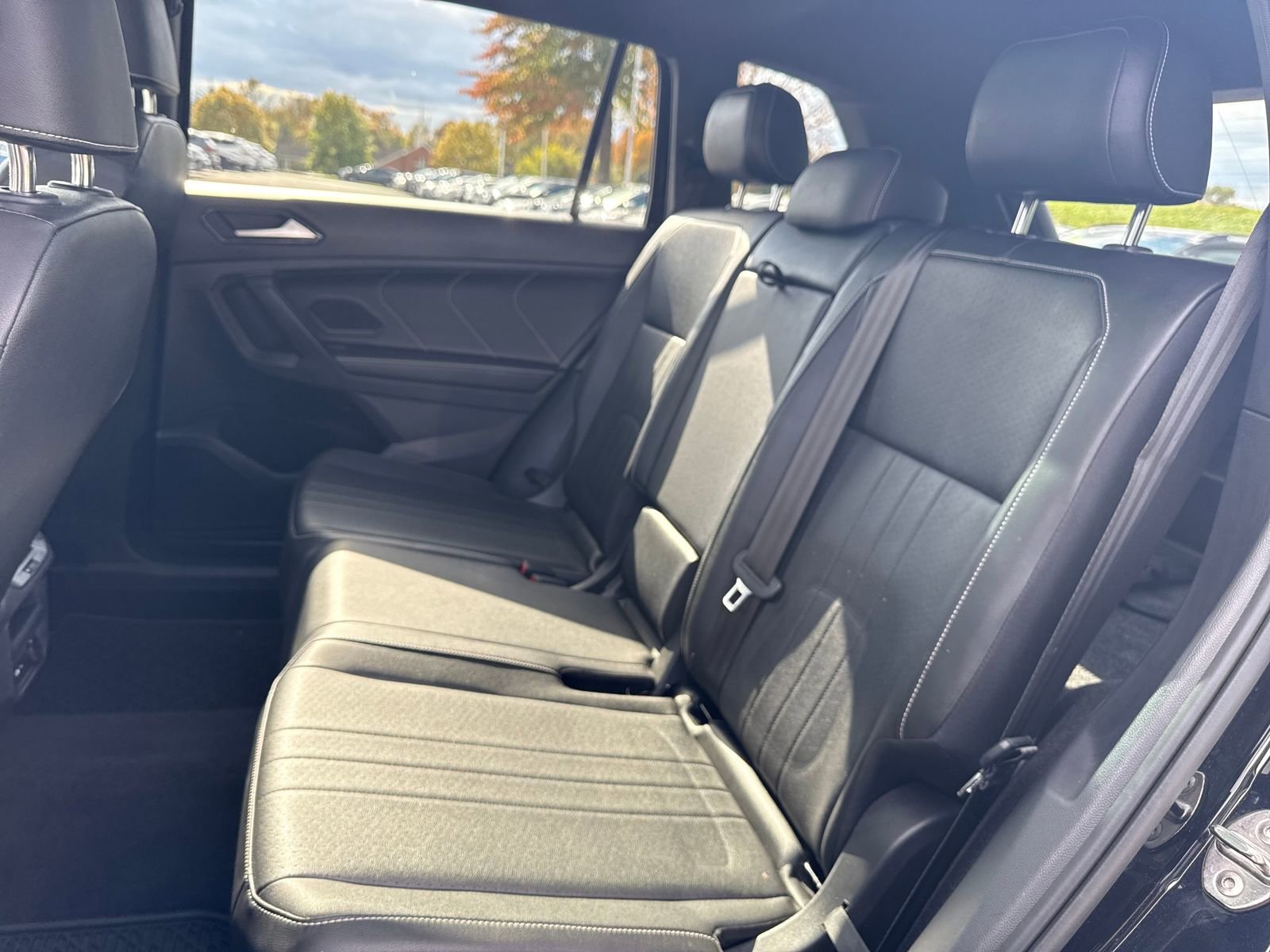 Certified 2022 Volkswagen Tiguan SE R-Line image 37