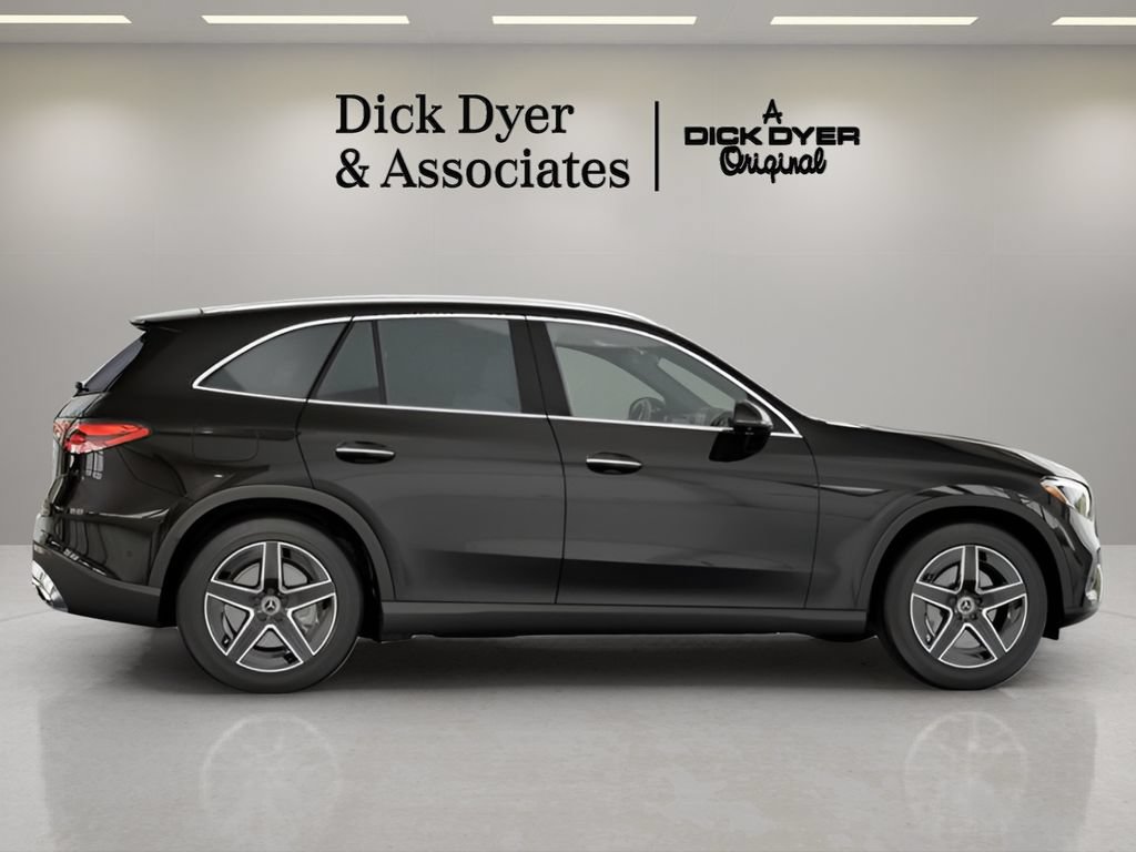 Used 2026 Mercedes-Benz GLC 300 image 12