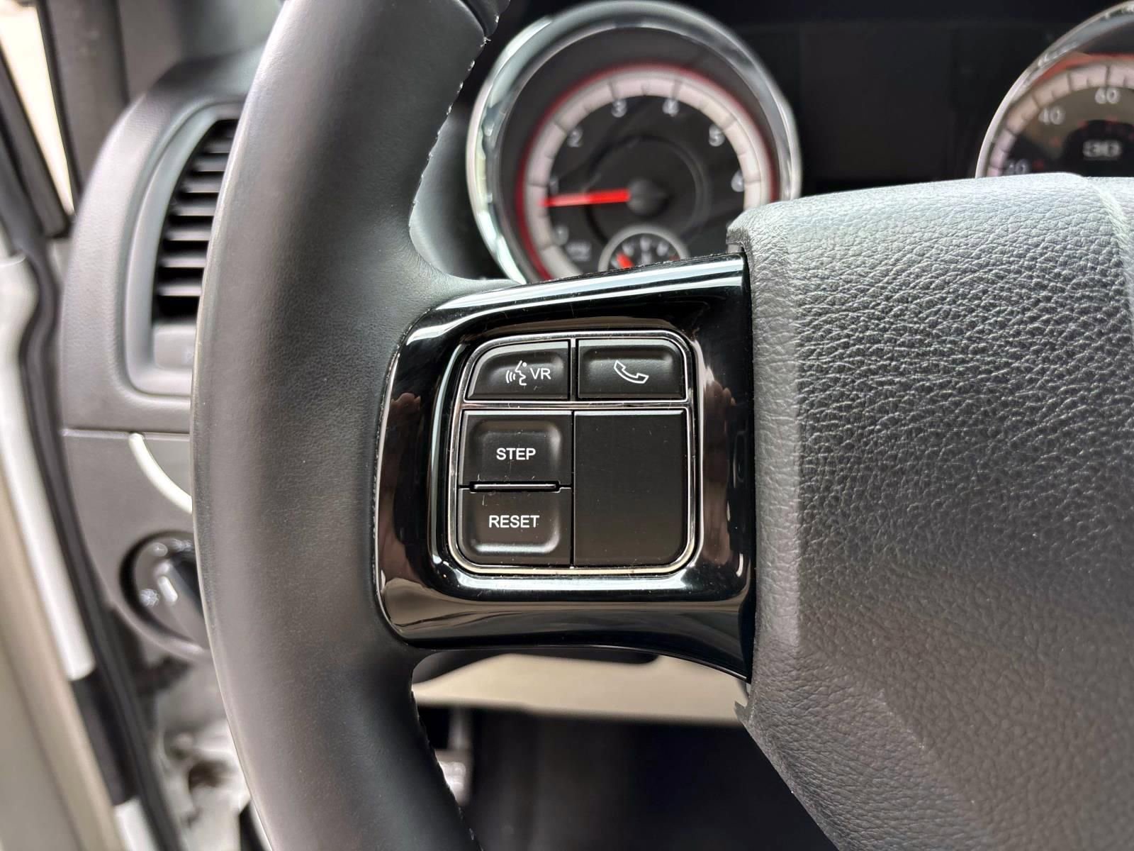 Used 2014 Dodge Grand Caravan SE image 16