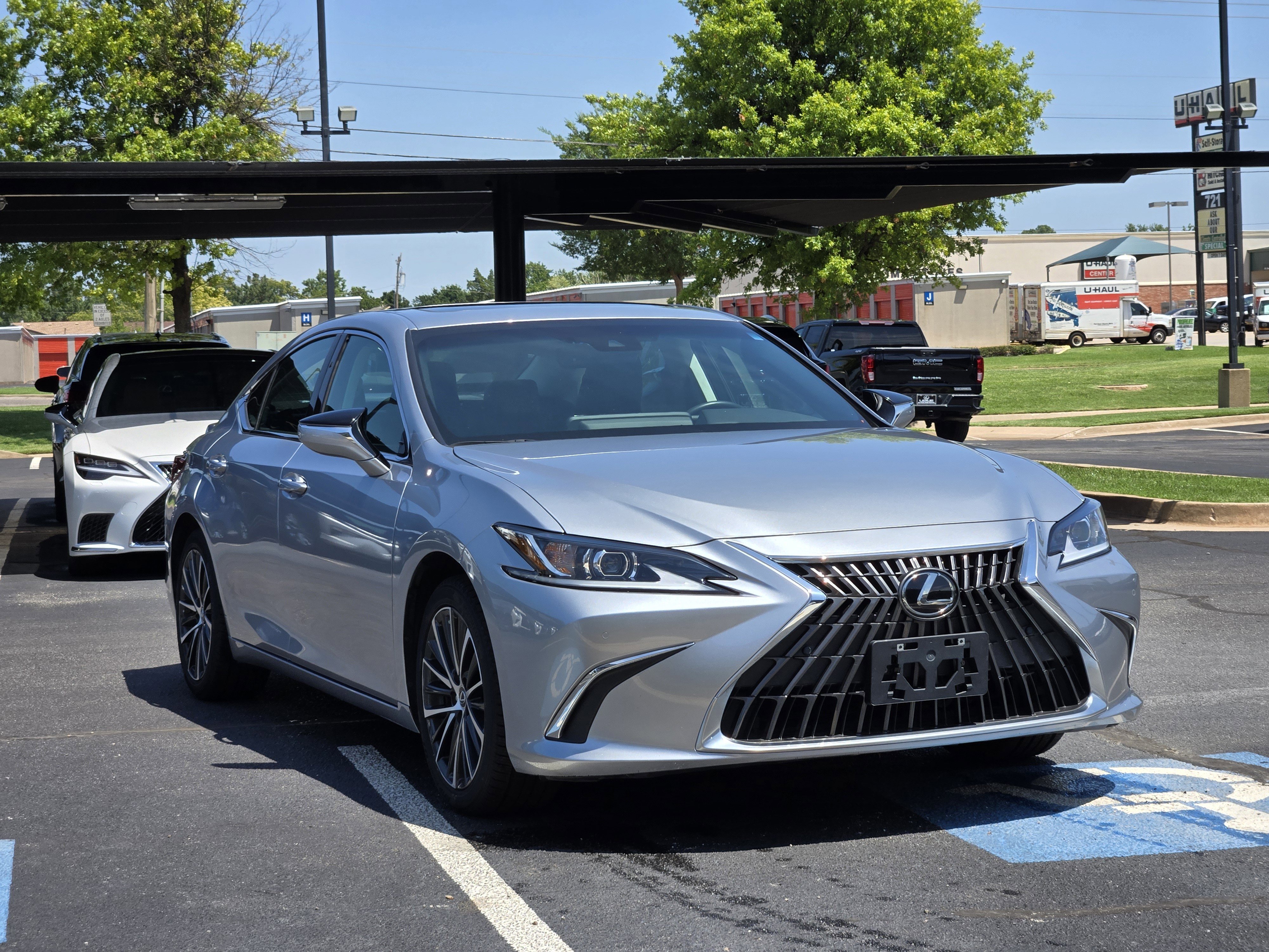 New 2023 Lexus ES 300h w/ Premium Package image 3
