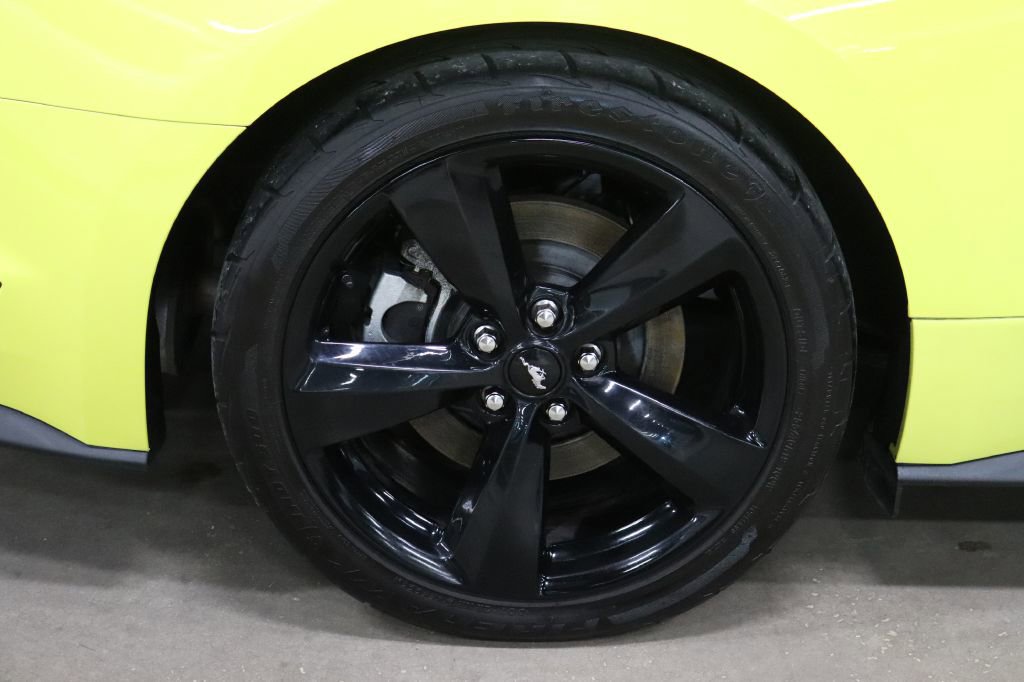 Used 2021 Ford Mustang GT Premium w/ Carbon Sport Interior Package image 39