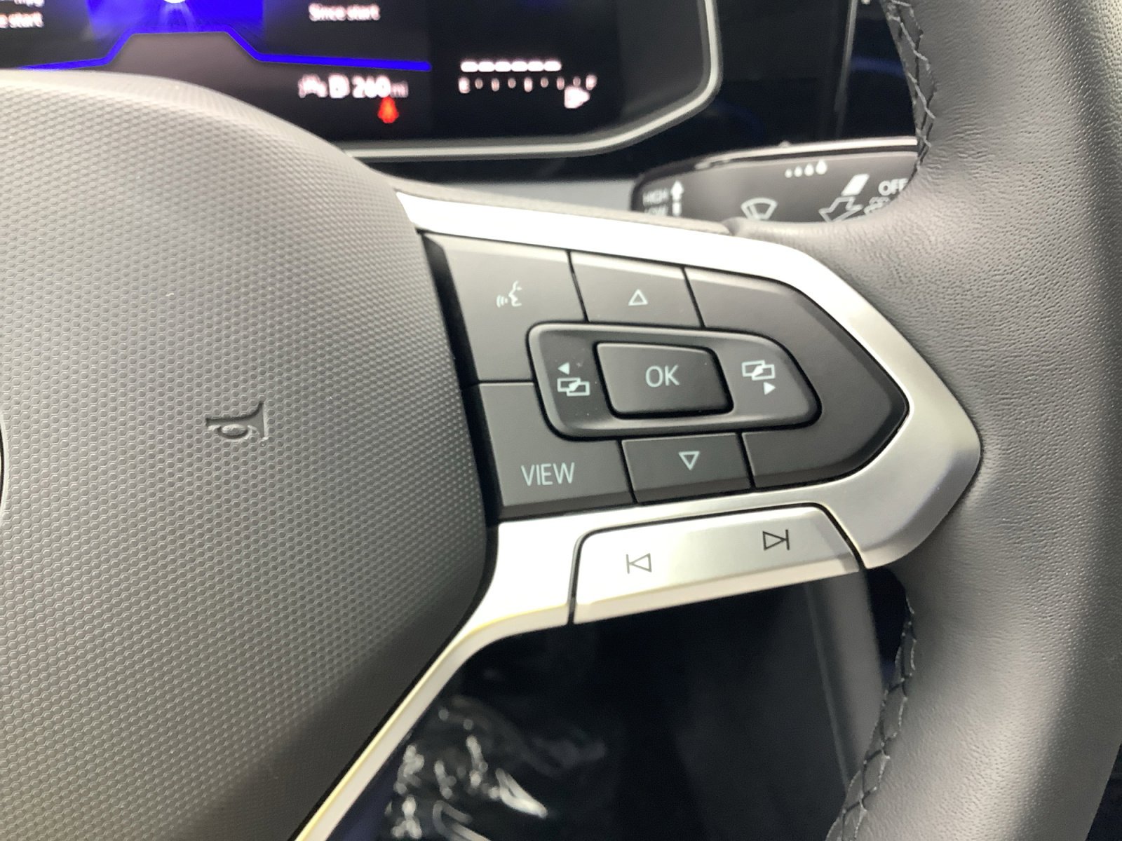 New 2026 Volkswagen Jetta SE FWD image 24