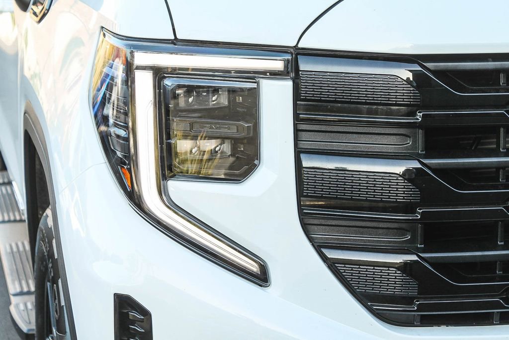 Used 2023 GMC Sierra 1500 Elevation w/ LPO, Elevation Black Package RWD image 4