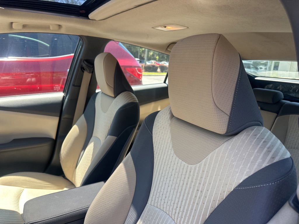 Used 2017 Toyota Prius Three w/ Advanced Technology Package FWD image 3