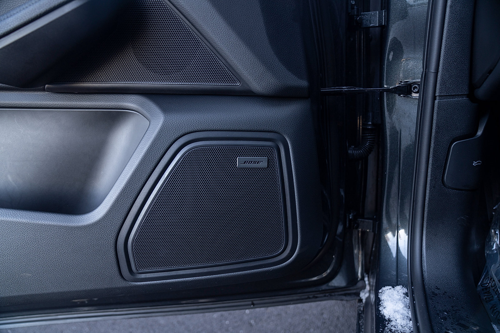 Certified 2025 Porsche Macan AWD/4WD image 18