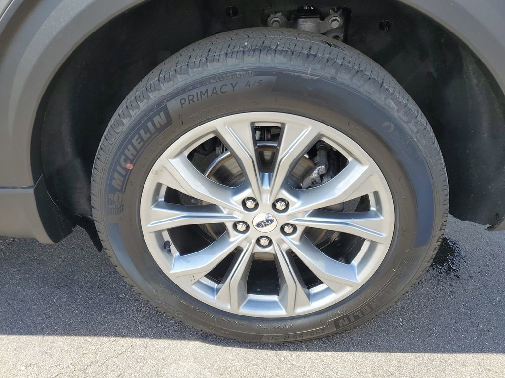 Used 2023 Ford Explorer XLT w/ Equipment Group 202A AWD/4WD image 36