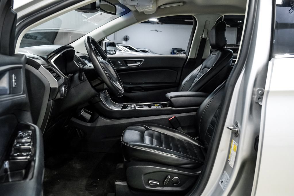 Used 2019 Ford Edge SEL w/ Equipment Group 201A FWD image 4